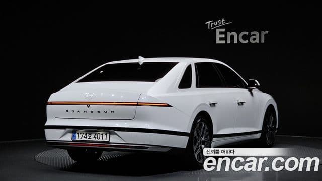 Hyundai Grandeur Hybrid 2023 — Photo 30/31