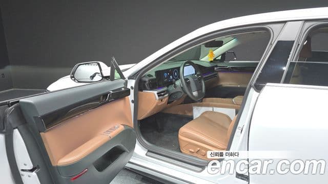 Hyundai Grandeur Hybrid 2023 — Photo 12/31