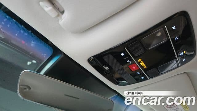 Hyundai Grandeur Hybrid 2023 — Photo 28/31