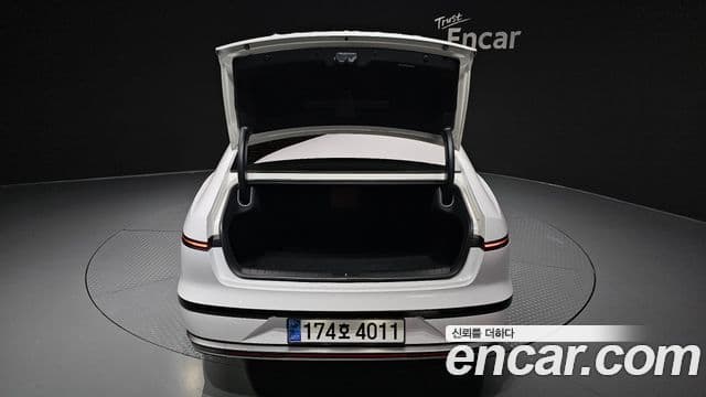 Hyundai Grandeur Hybrid 2023 — Photo 26/31