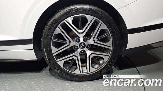 Hyundai Grandeur Hybrid 2023 — Photo 15/31