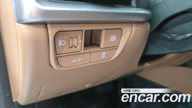 Hyundai Grandeur Hybrid 2023 — Photo 10/31