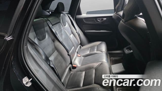 Volvo XC60 2021 — Şəkil 11/20