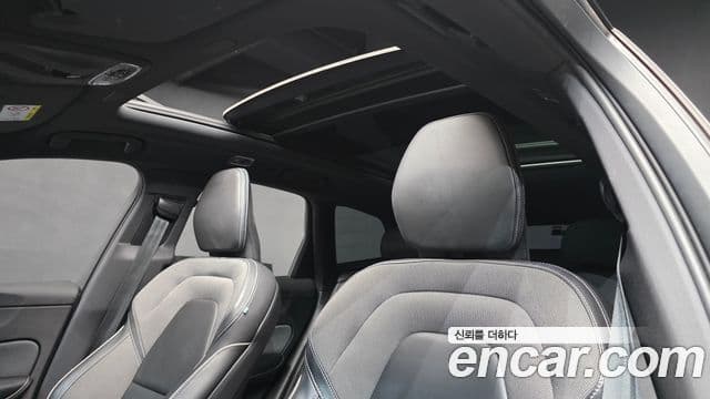 Volvo XC60 2021 — Şəkil 18/20