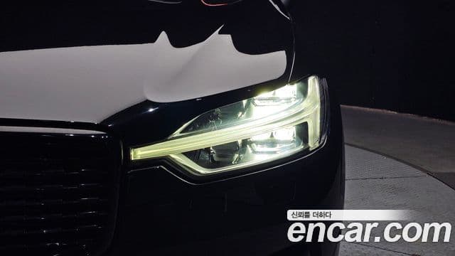 Volvo XC60 2021 — Şəkil 17/30