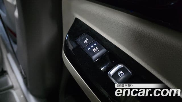 Kia Carnival 2021 — Фото 19/20