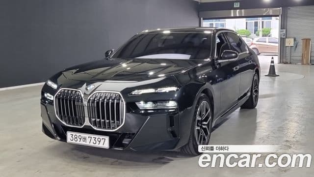BMW 7 Series 2024 — ფოტო 2/18