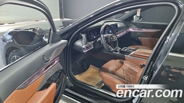 BMW 7 Series 2024 — ფოტო 10/18
