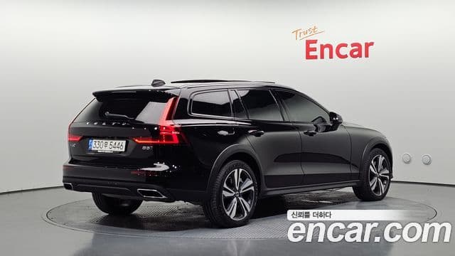 Volvo V60 Cross Country 2021 — Şəkil 2/20