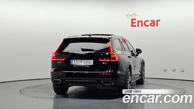 Volvo V60 Cross Country 2021 — Şəkil 4/20