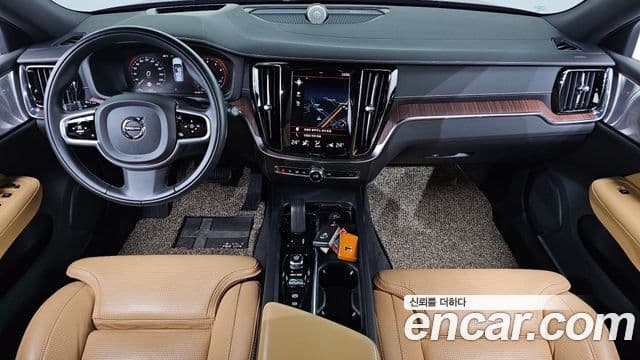 Volvo V60 Cross Country 2021 — Şəkil 7/20