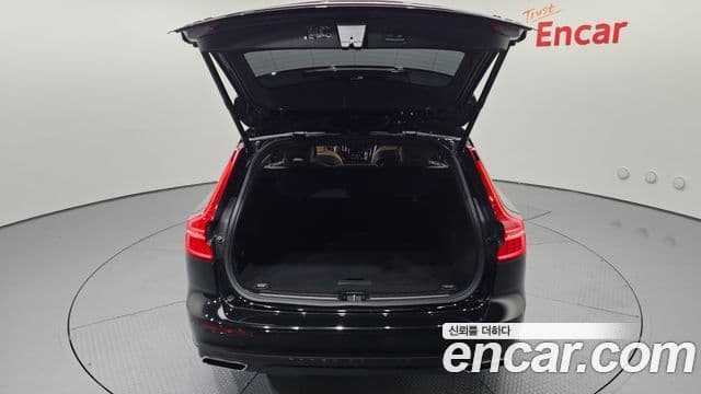 Volvo V60 Cross Country 2021 — Şəkil 17/20
