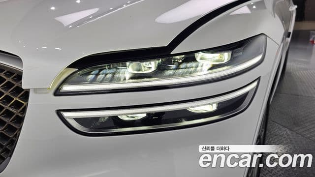 Genesis GV70 2022 — Şəkil 26/33