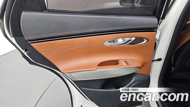 Genesis GV70 2022 — Şəkil 33/33