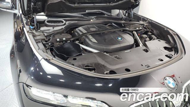 BMW 7 Series 2023 — ფოტო 5/20