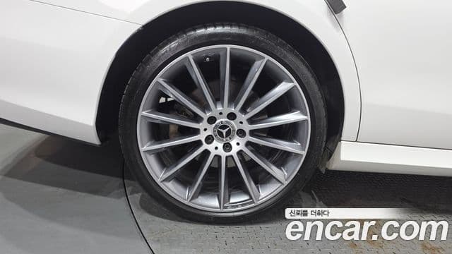 Mercedes-Benz E-Class 2021 — фото 5 из 20