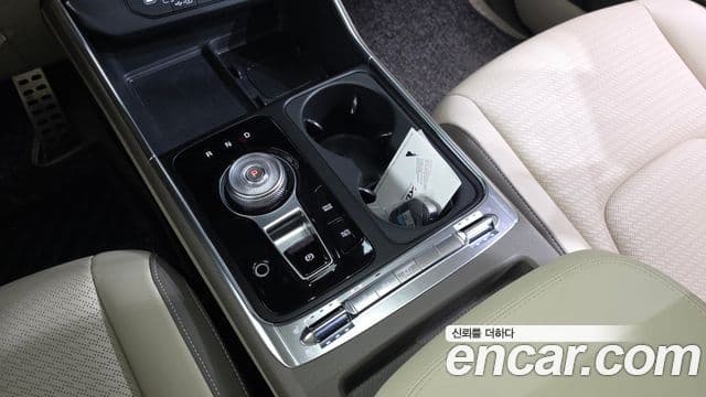 Kia Carnival 2024 — Photo 28/35