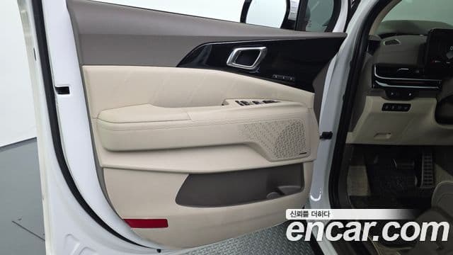 Kia Carnival 2024 — Photo 6/35