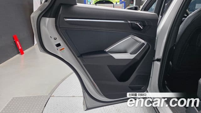 Audi Q3 2023 — Photo 17/31
