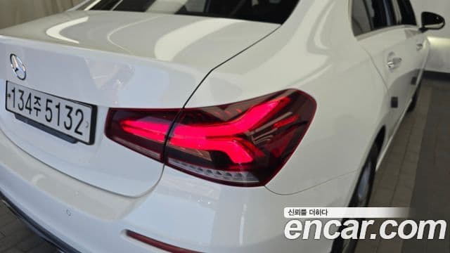 Mercedes-Benz A-Class 2020 — Şəkil 29/30