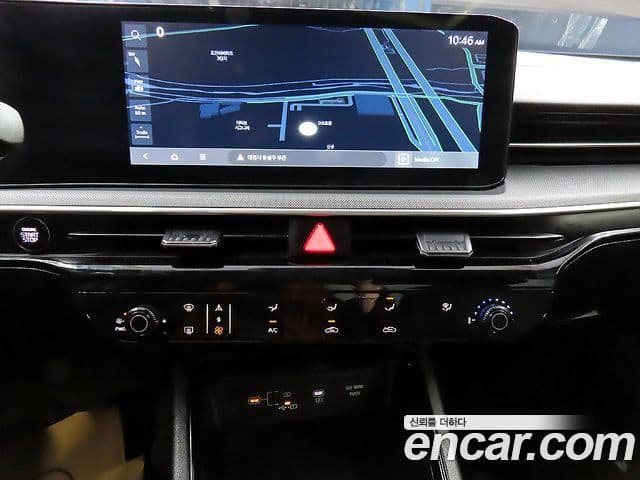 Kia K5 2023 — Şəkil 17/20