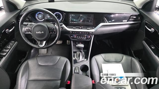 Kia Niro 2021 — ფოტო 7/20