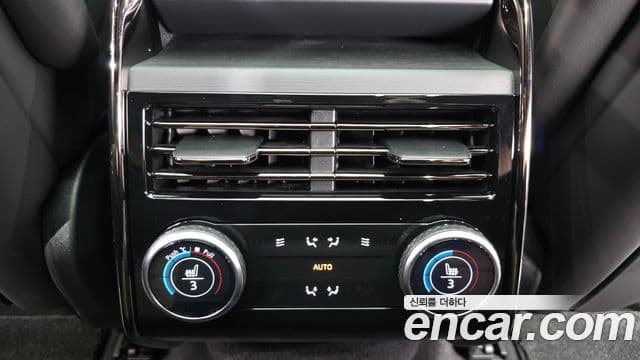 Land Rover Range Rover Sport 2025 — Photo 30/32