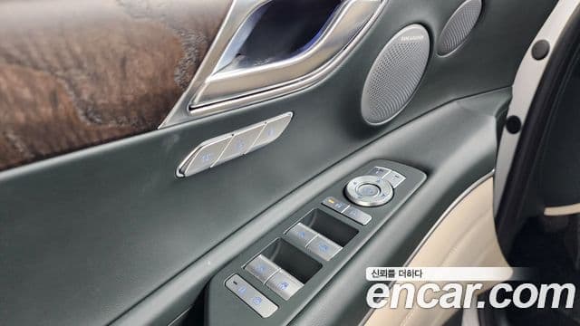 Genesis GV80 2024 — Photo 28/41
