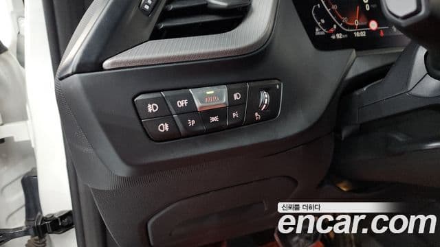 BMW 1 Series 2021 — Photo 19/34