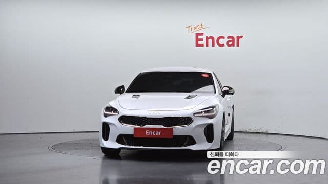 Kia Stinger 2022 — ფოტო 3/20