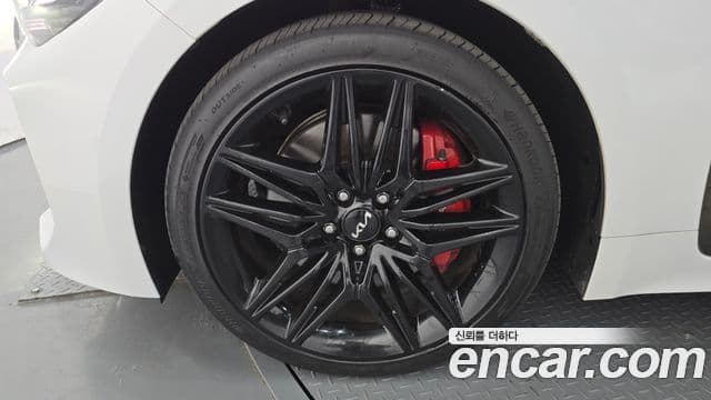 Kia Stinger 2022 — ფოტო 5/20