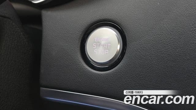 Kia Stinger 2022 — ფოტო 13/20