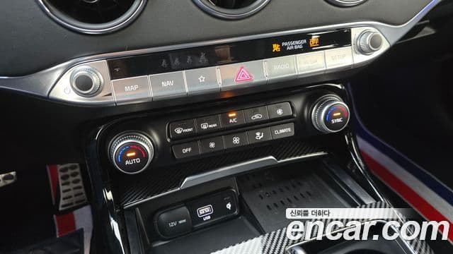 Kia Stinger 2022 — ფოტო 19/20