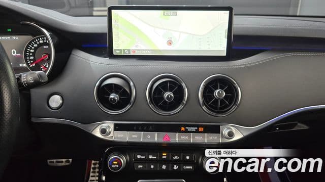 Kia Stinger 2022 — ფოტო 20/20
