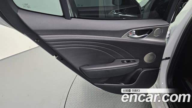 Kia Stinger Meister 2022 — Photo 7/33