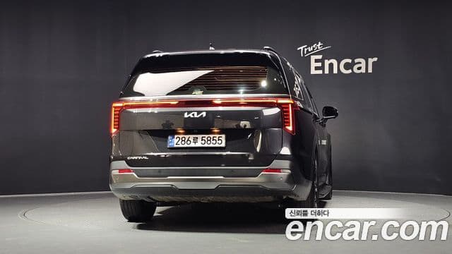 Kia Carnival 2023 — ფოტო 4/20