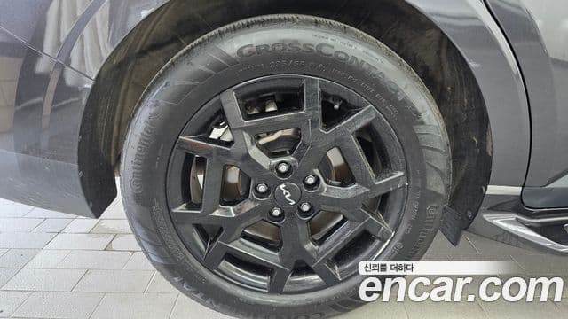 Kia Carnival 2023 — ფოტო 5/20