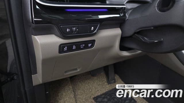Kia Carnival 2023 — ფოტო 20/20