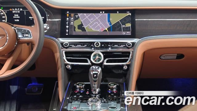 Bentley Flying Spur 2023 — Фото 14/20