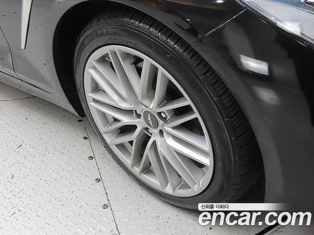 Genesis G70 2020 — ფოტო 4/20