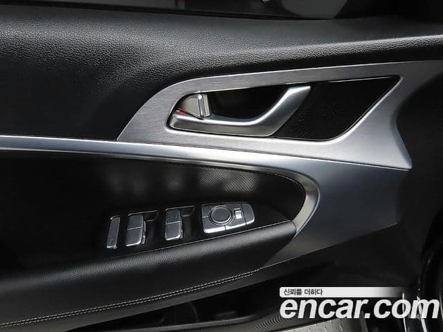 Genesis G70 2020 — ფოტო 8/20