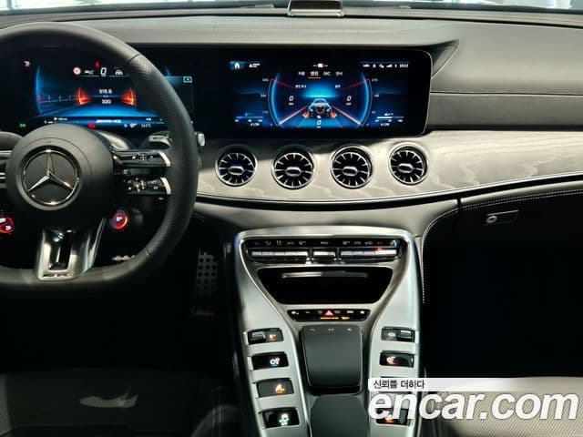 Mercedes-Benz AMG GT 2025 — Photo 12/18