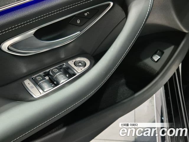 Mercedes-Benz AMG GT 2025 — Photo 4/18