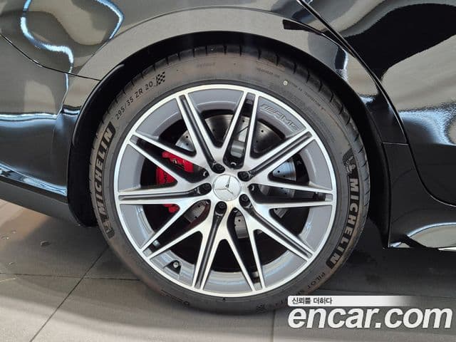 Mercedes-Benz AMG GT 2025 — Photo 13/18