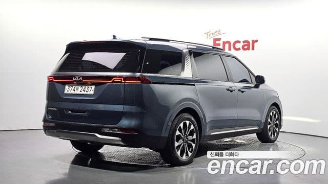 Kia Carnival 2021 — ფოტო 2/20