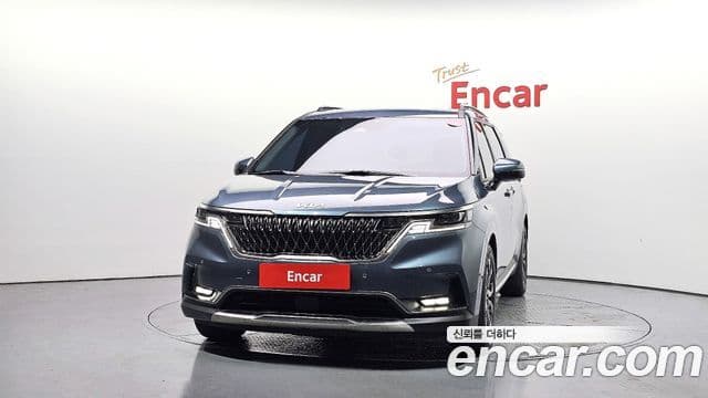 Kia Carnival 2021 — ფოტო 3/20