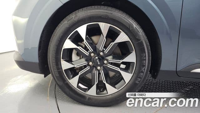 Kia Carnival 2021 — ფოტო 5/20