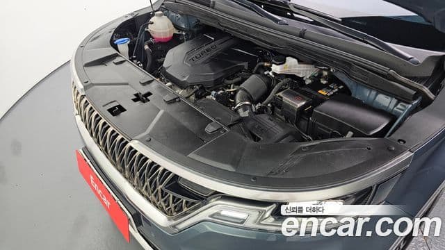 Kia Carnival 2021 — ფოტო 6/20