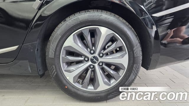 Kia K8 2022 — Photo 14/33