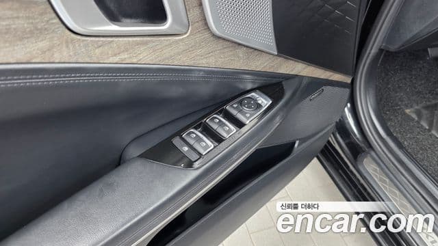 Kia K8 2022 — Photo 10/33